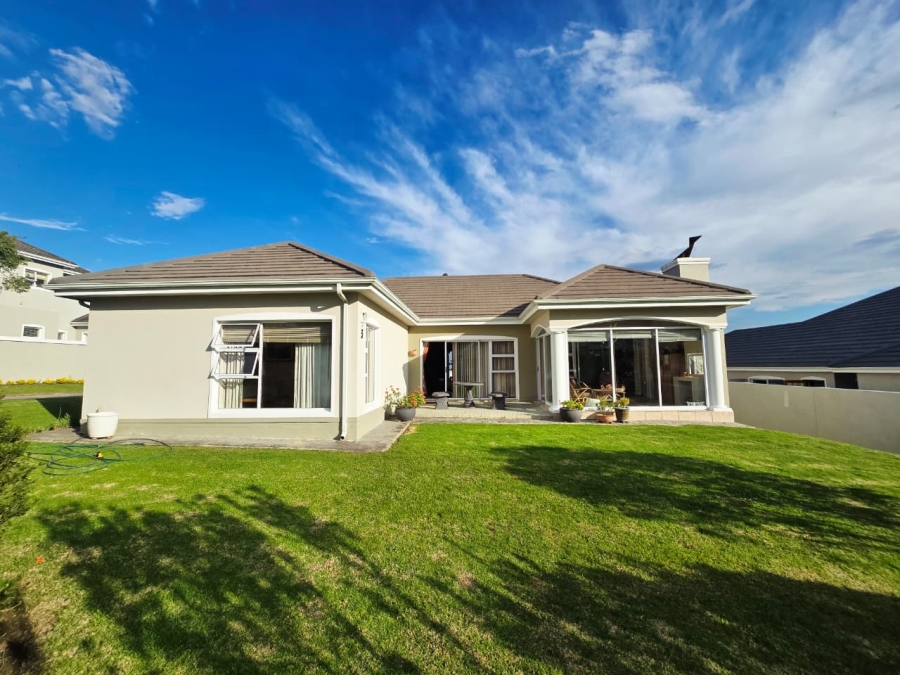 3 Bedroom Property for Sale in Kingswood Golf Estate Western Cape